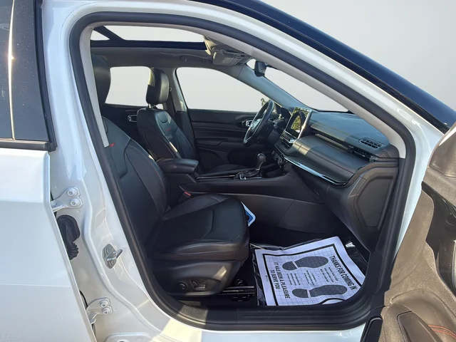 Used 2022 White Jeep Trailhawk image 26