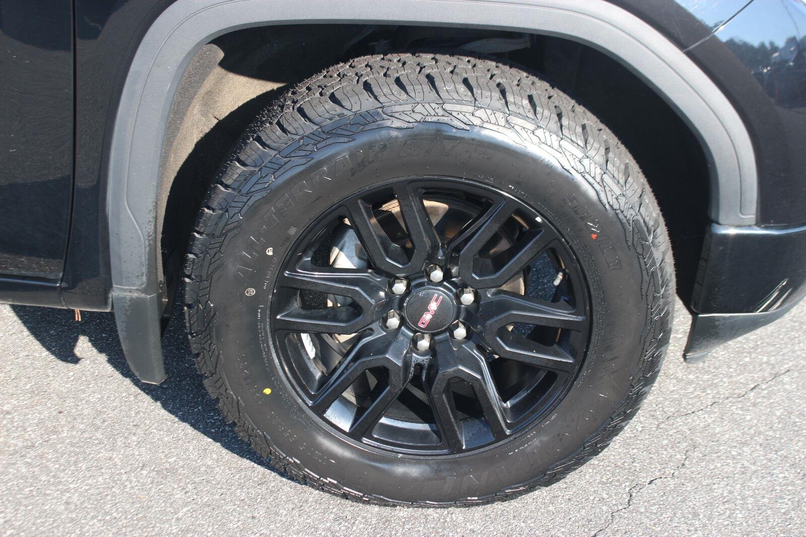 Used 2020 ONYX BLACK GMC Elevation image 35