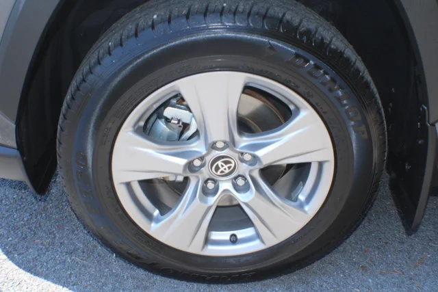 Used 2025 Magnetic Gray Metallic Toyota XLE image 5