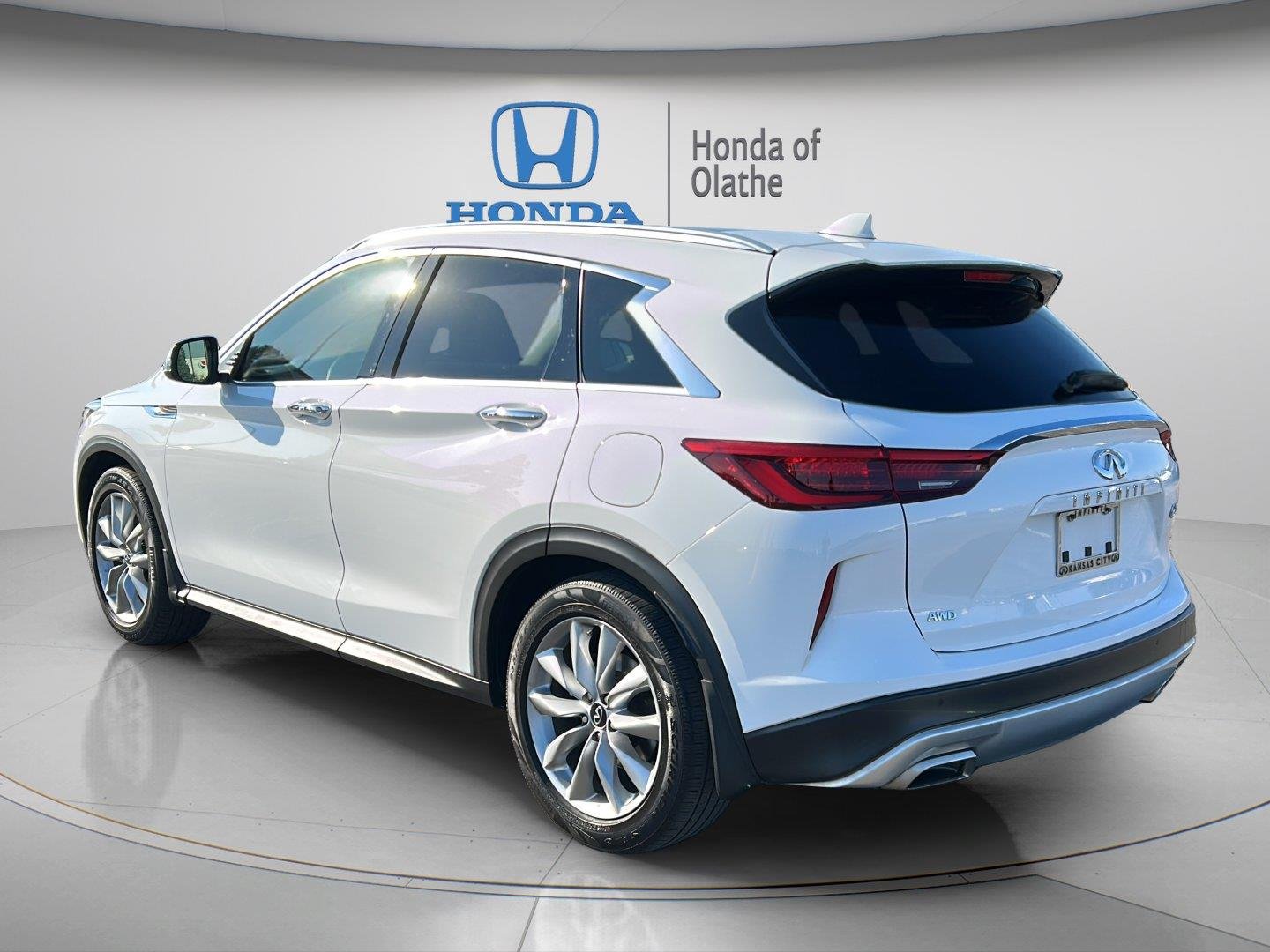 Used 2021  INFINITI LUXE image 5