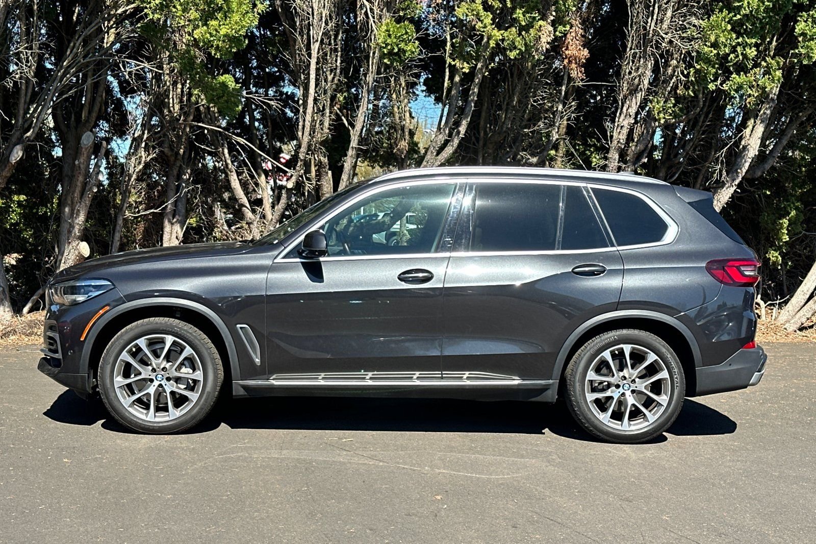 Used 2022 Gray BMW xDrive40i image 7