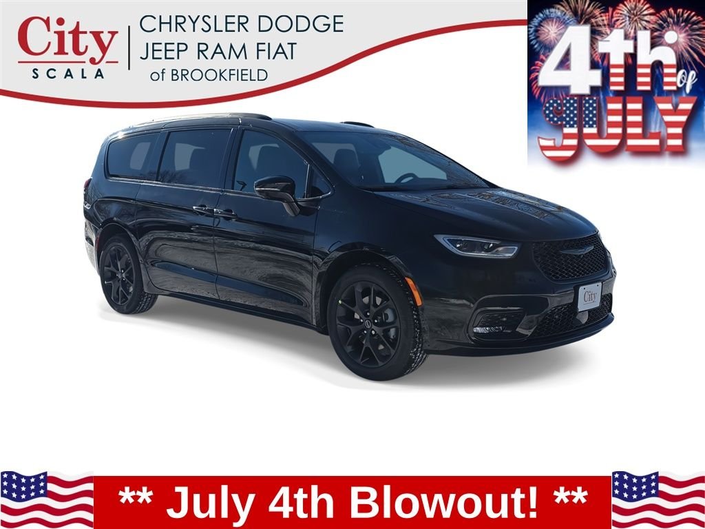 2026 Chrysler Pacifica Select AWD's photo