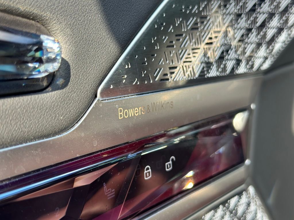 Used 2025 Black BMW 760i xDrive image 21