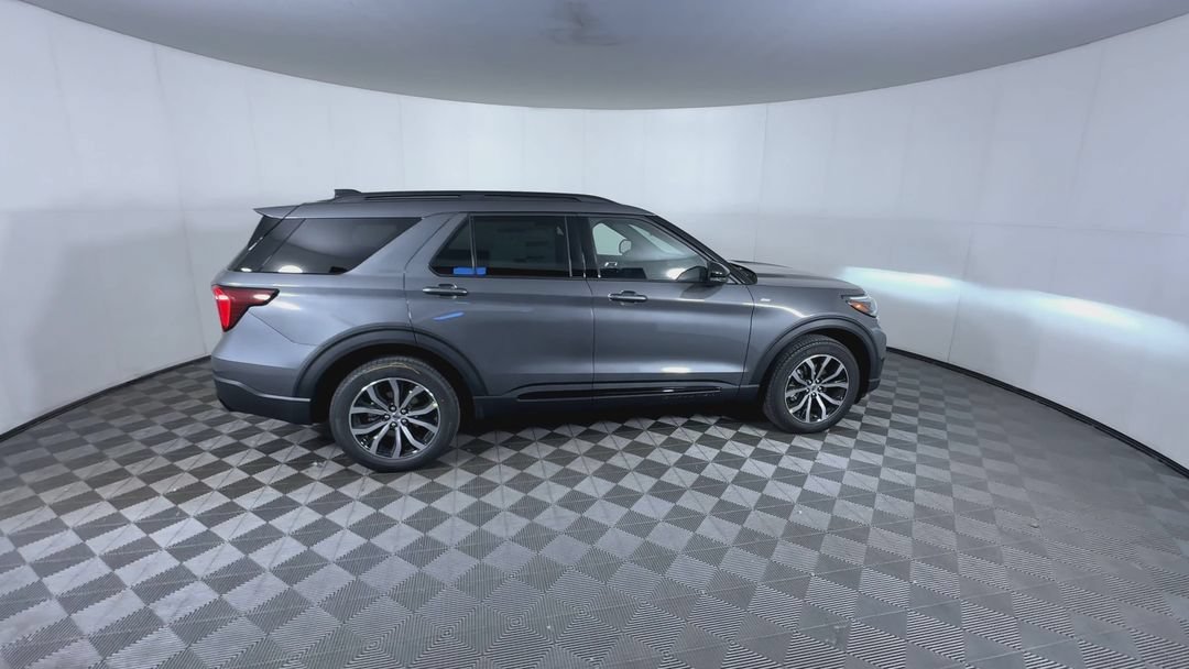 New 2027 Carbonized Gray Metallic Ford ST-Line image 9