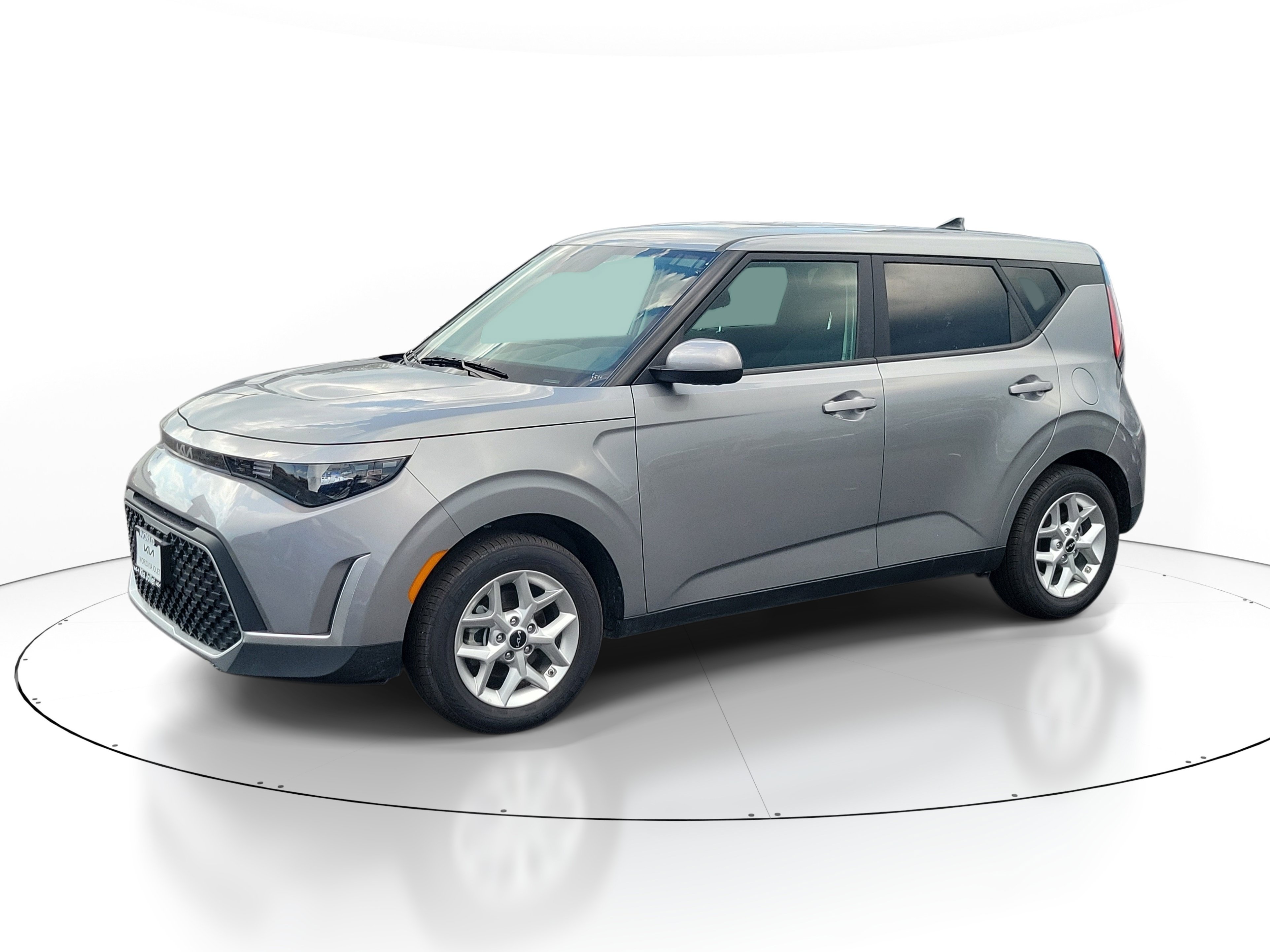 Used 2025 Gray Kia  image 2