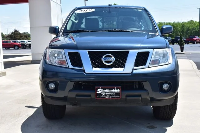 Used 2019 Blue Nissan PRO-4X image 3