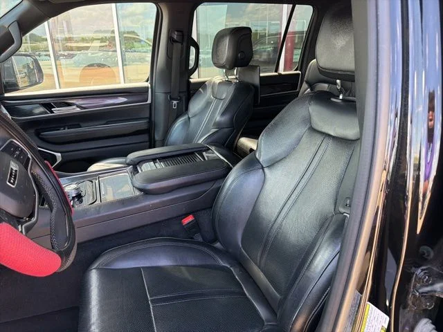Used 2023 Black Jeep Base image 10
