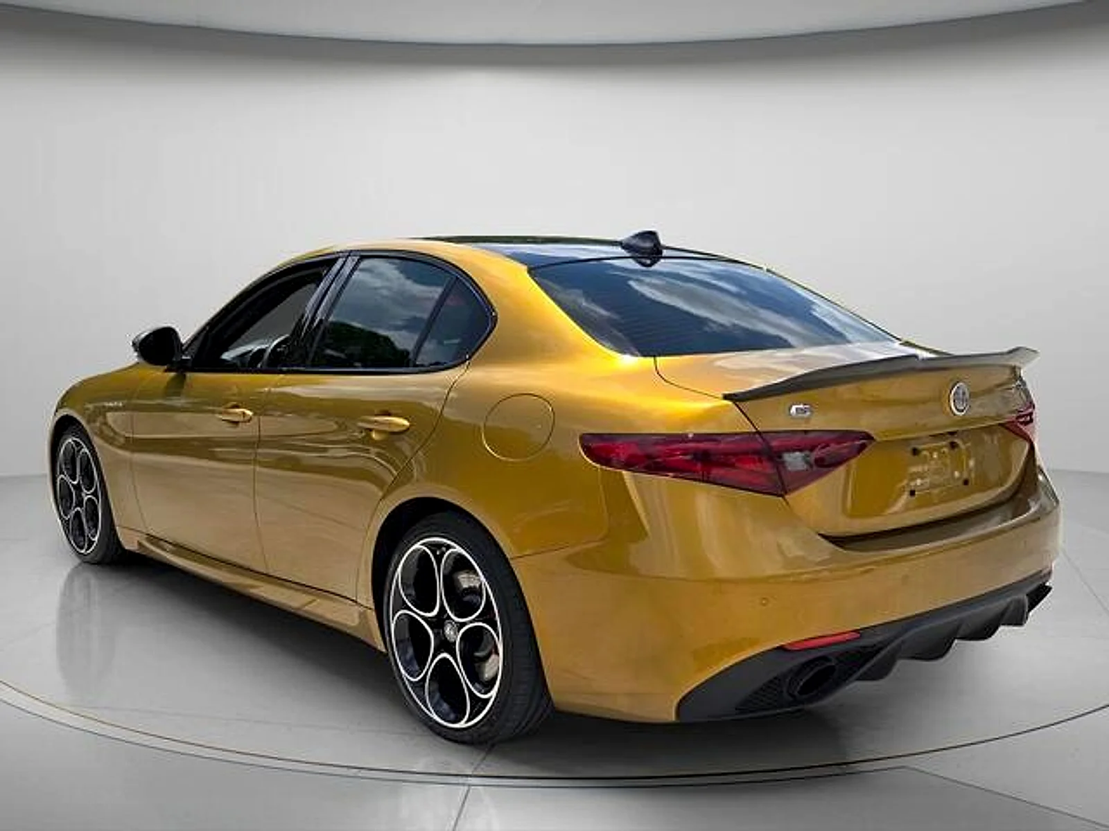 Used 2023 Ocra GT Tri-Coat Alfa Romeo Veloce RWD image 8