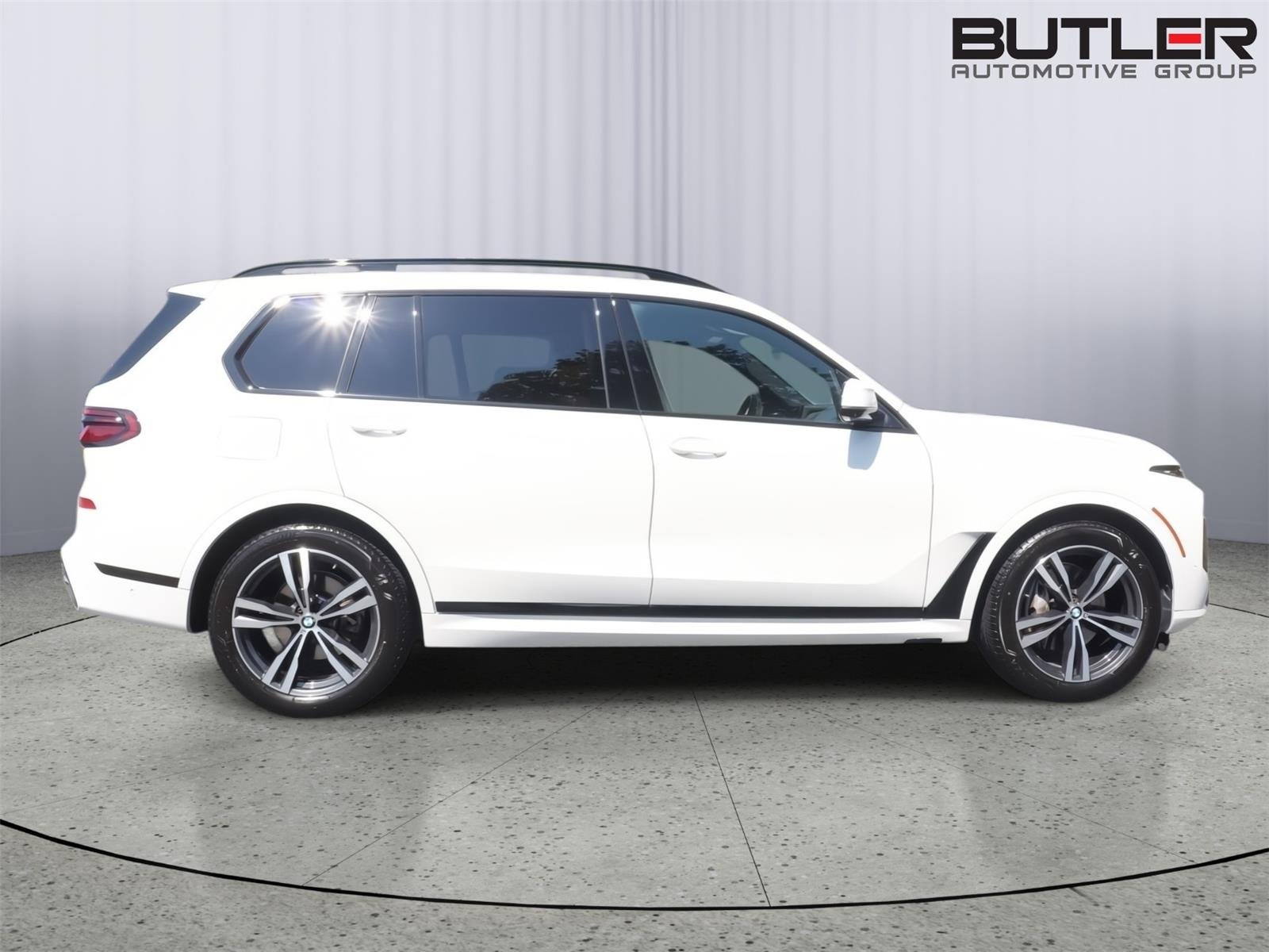 Used 2024 Alpine White BMW xDrive40i image 7