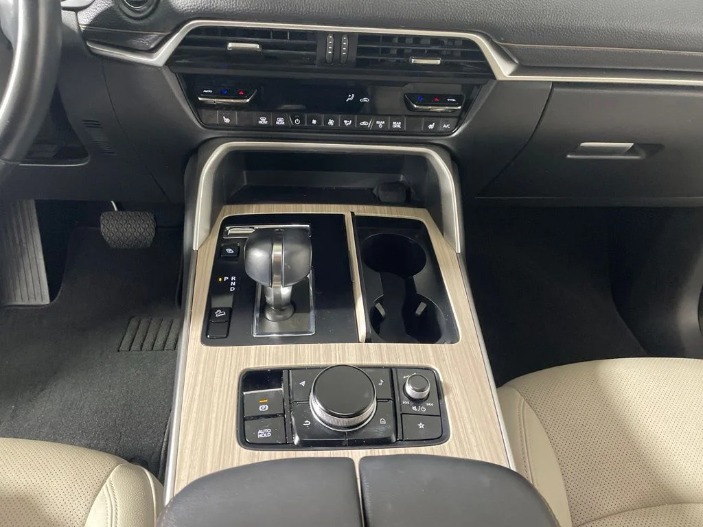 Used 2024 Silver Mazda Preferred image 17