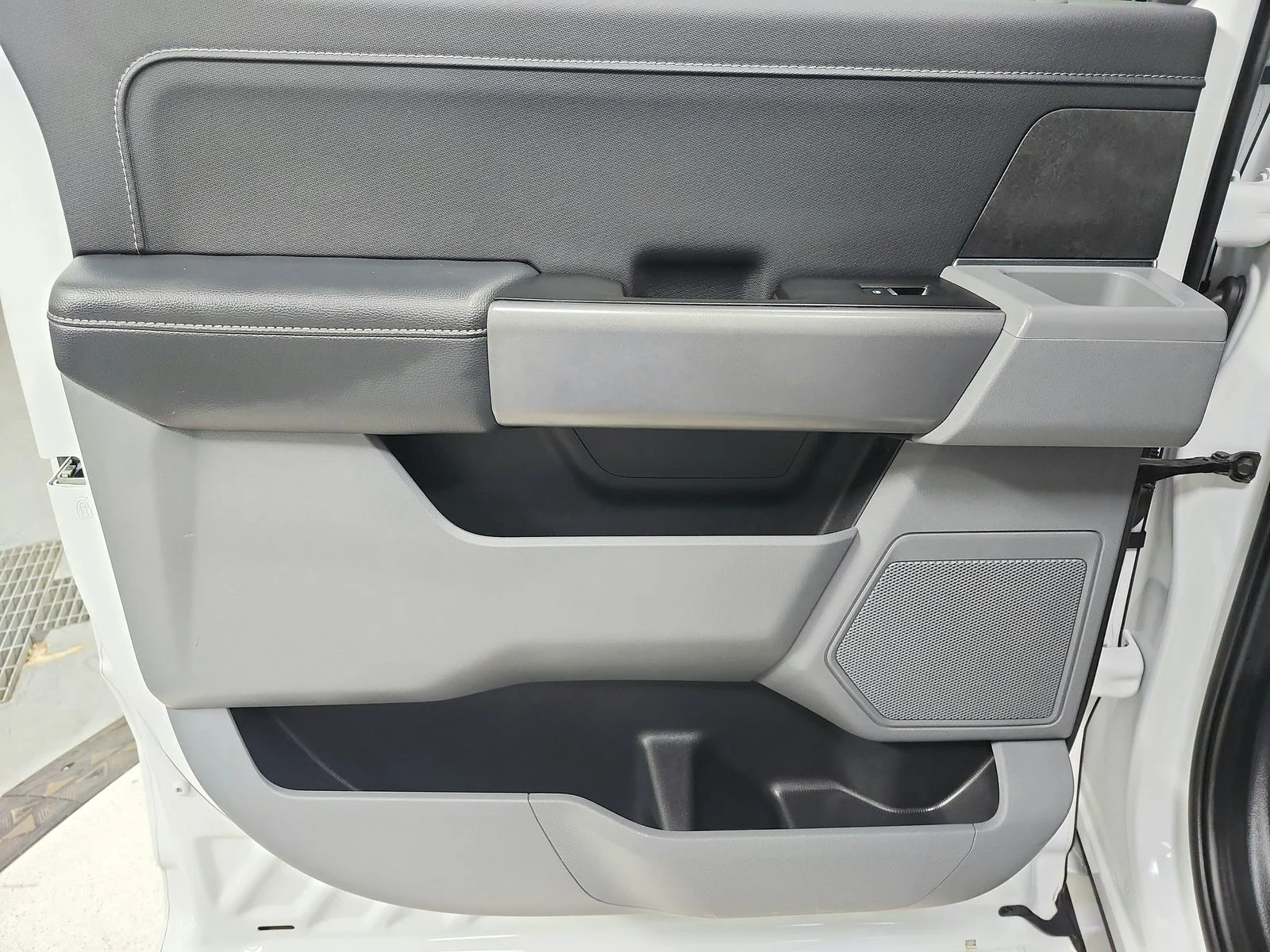 Used 2024 White Ford XLT image 36
