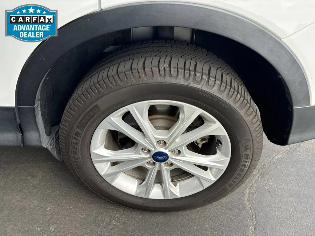Used 2018 Oxford White Ford SE image 5