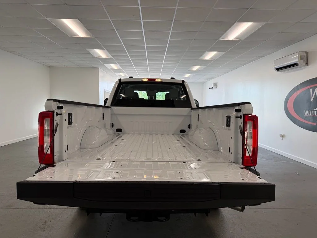 New 2027 Oxford White Ford F-250® XL image 7