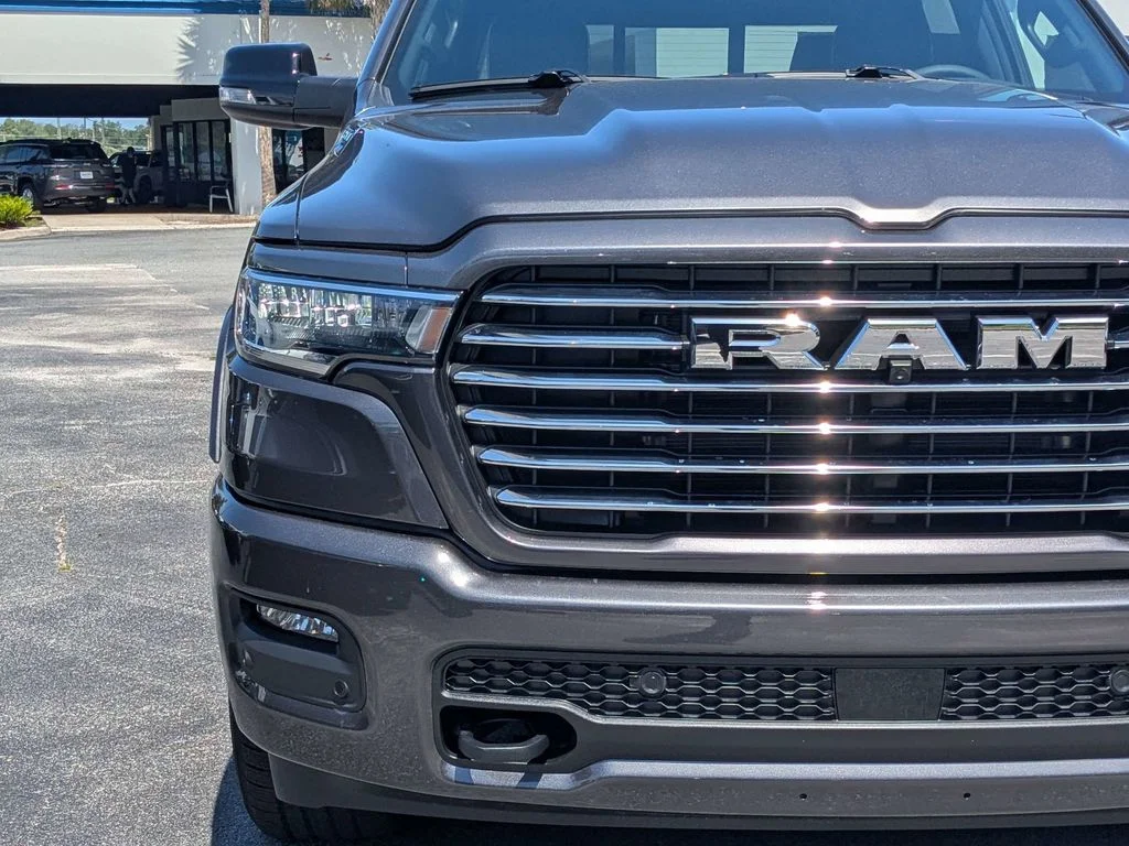 New 2026 Granite Crystal Metallic Clear-Coat Exterior Paint RAM Laramie image 10