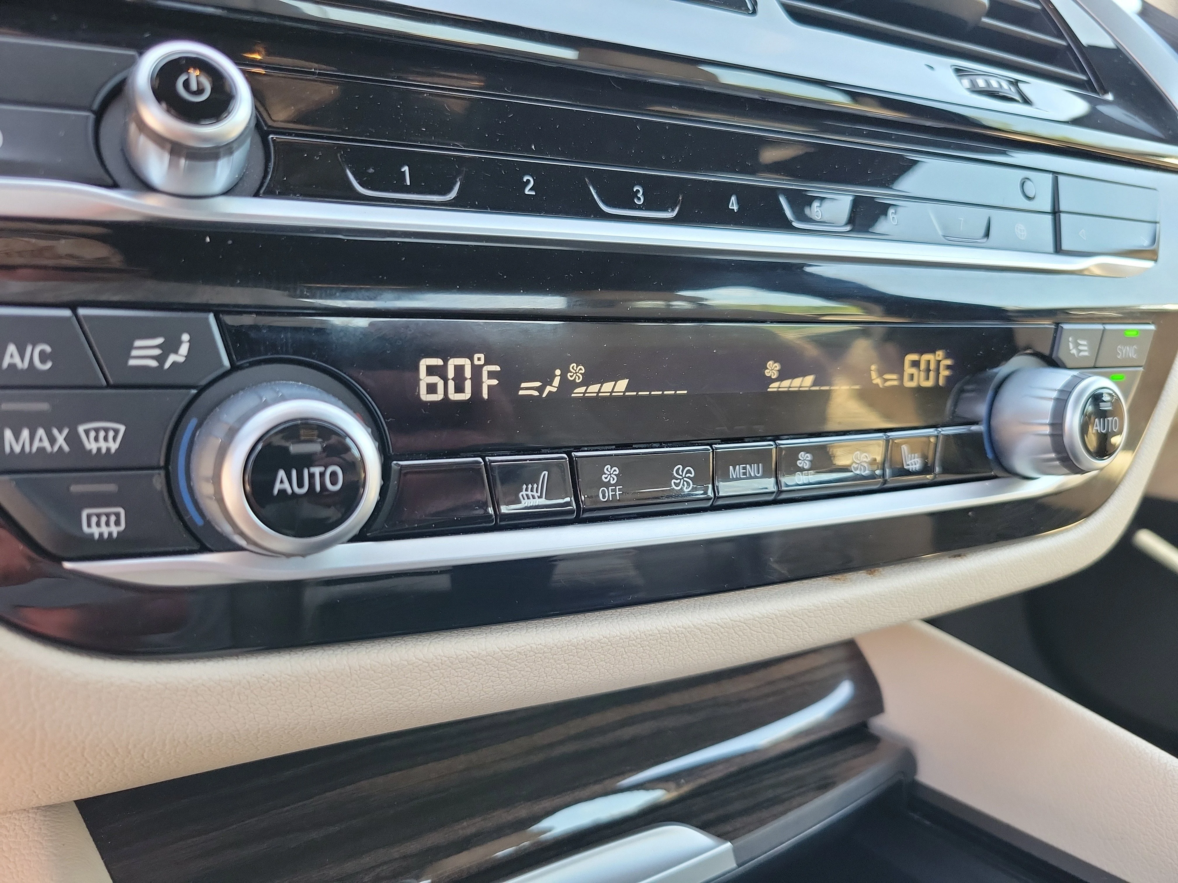 2023 BMW 5 Series 530i - Photo 14