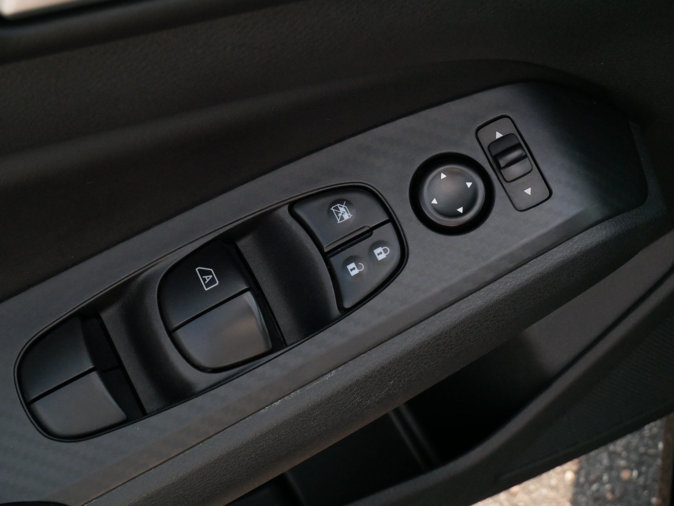 2025 Nissan Altima SV - Photo 19