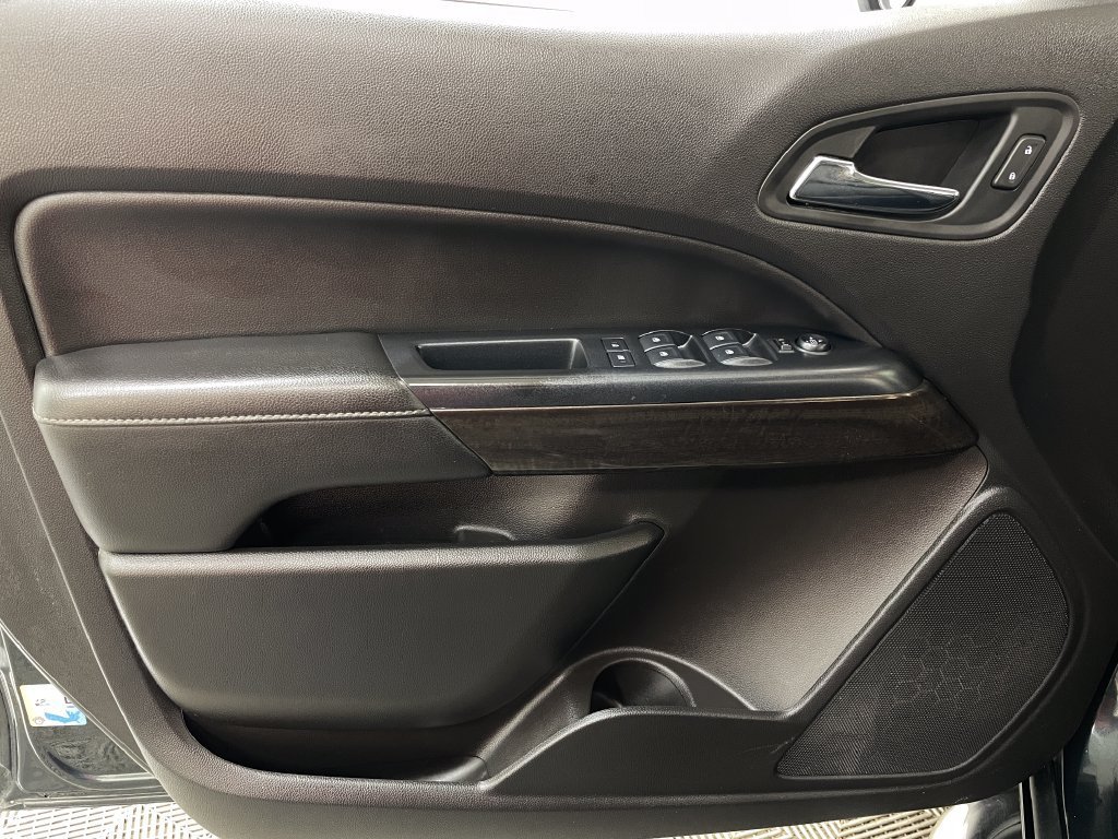 Used 2017 DARK SLATE METALLIC GMC 4WD SLT image 25