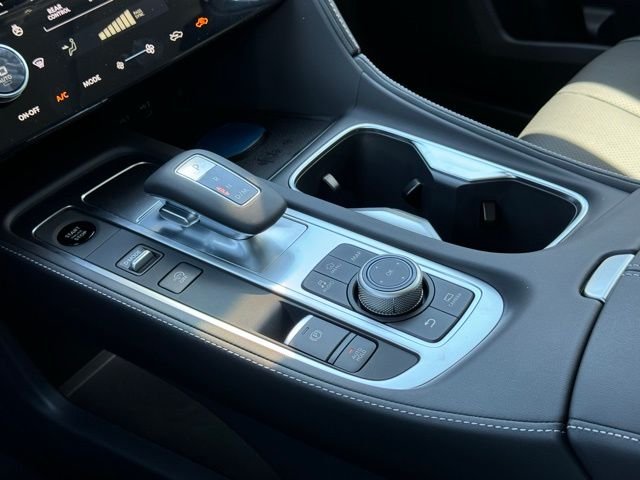 New 2027 MINERAL BLACK INFINITI Luxe AWD image 35