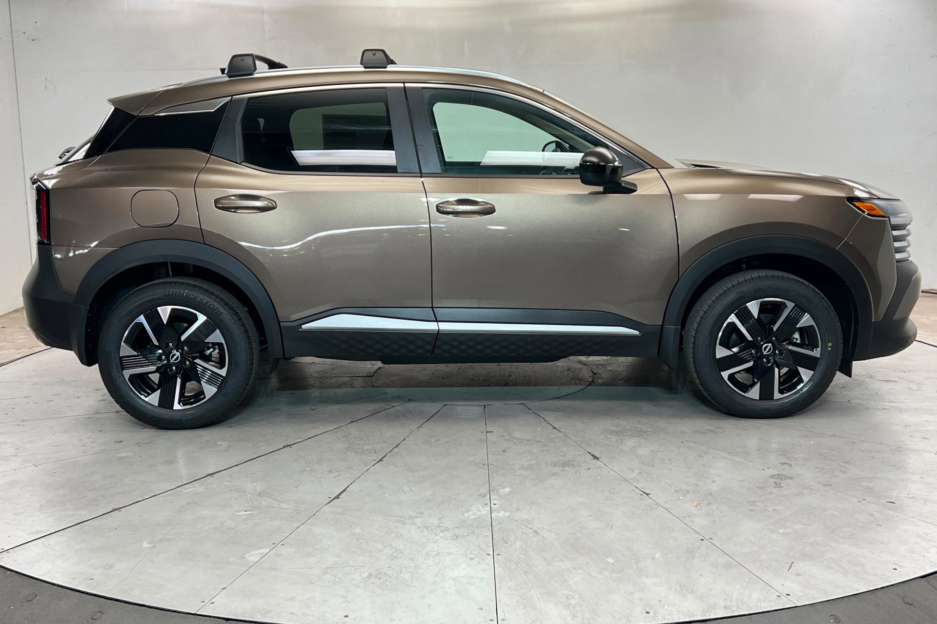 New 2026 Canyon Bronze Metallic Nissan SV image 7