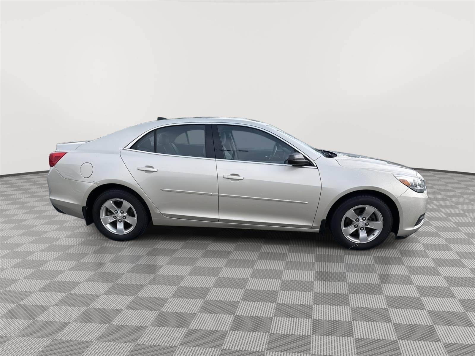 Used 2014 Champagne Silver Metallic Chevrolet LS image 14