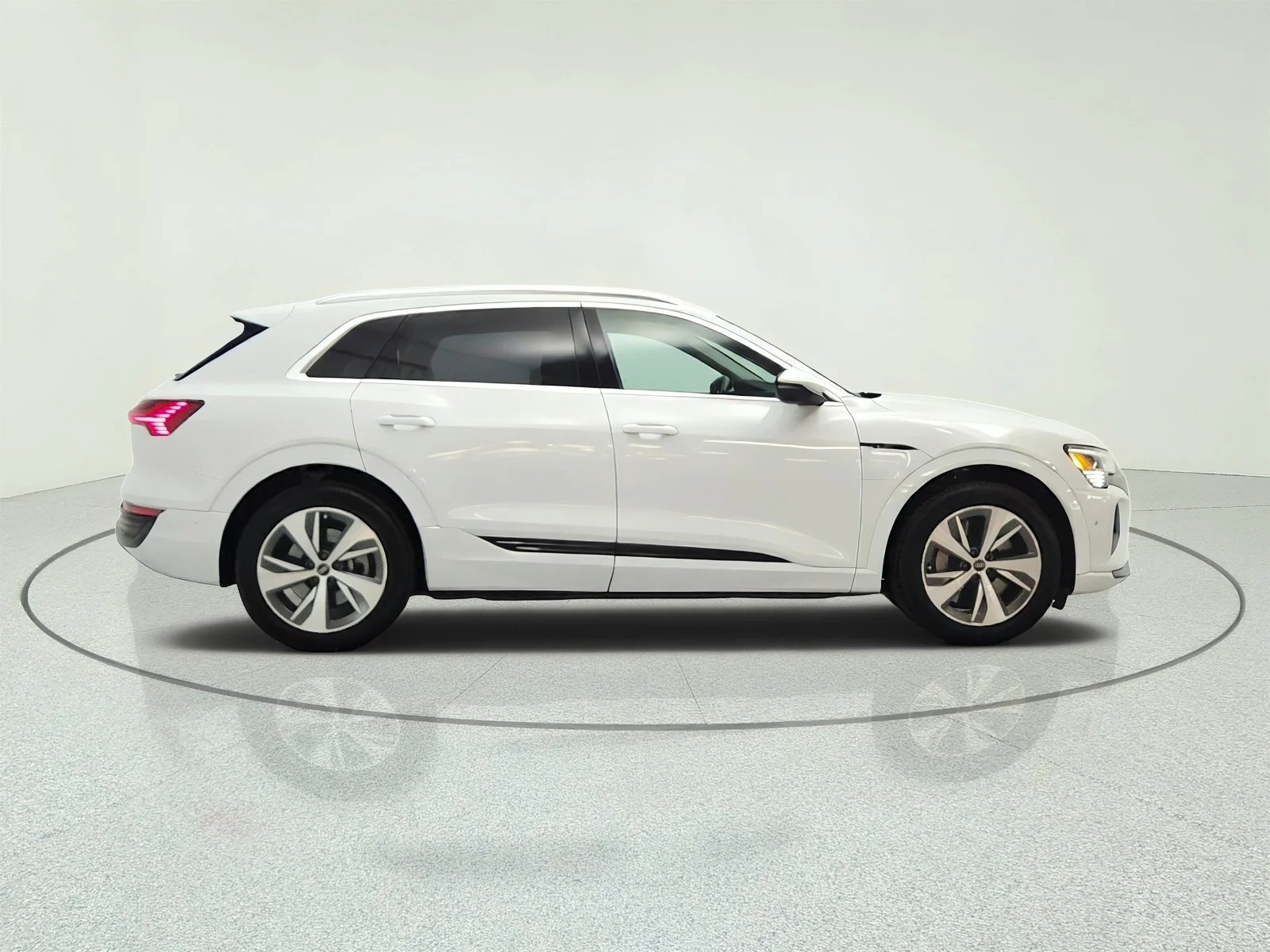 Used 2024 Glacier White Metallic Audi Premium Plus quattro image 4