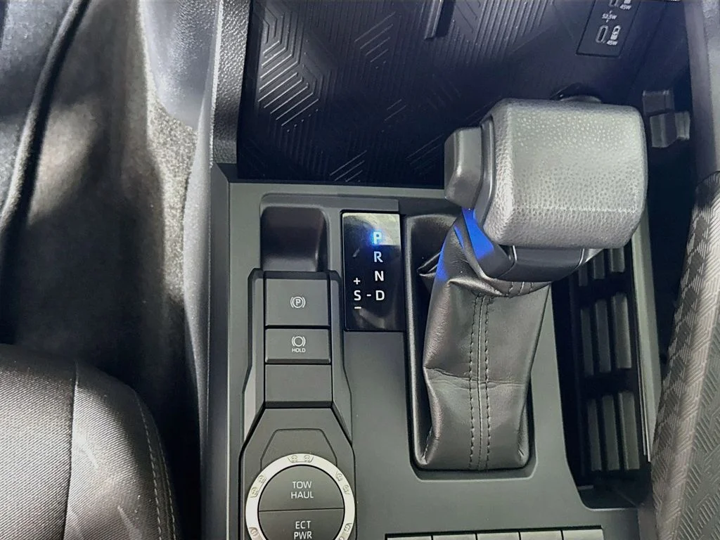 Used 2025 Ice Cap Toyota SR5 image 18