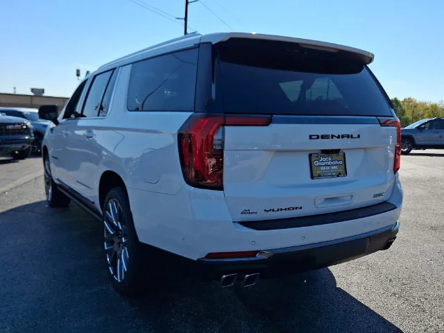 New 2026 Summit White GMC Denali Ultimate image 4
