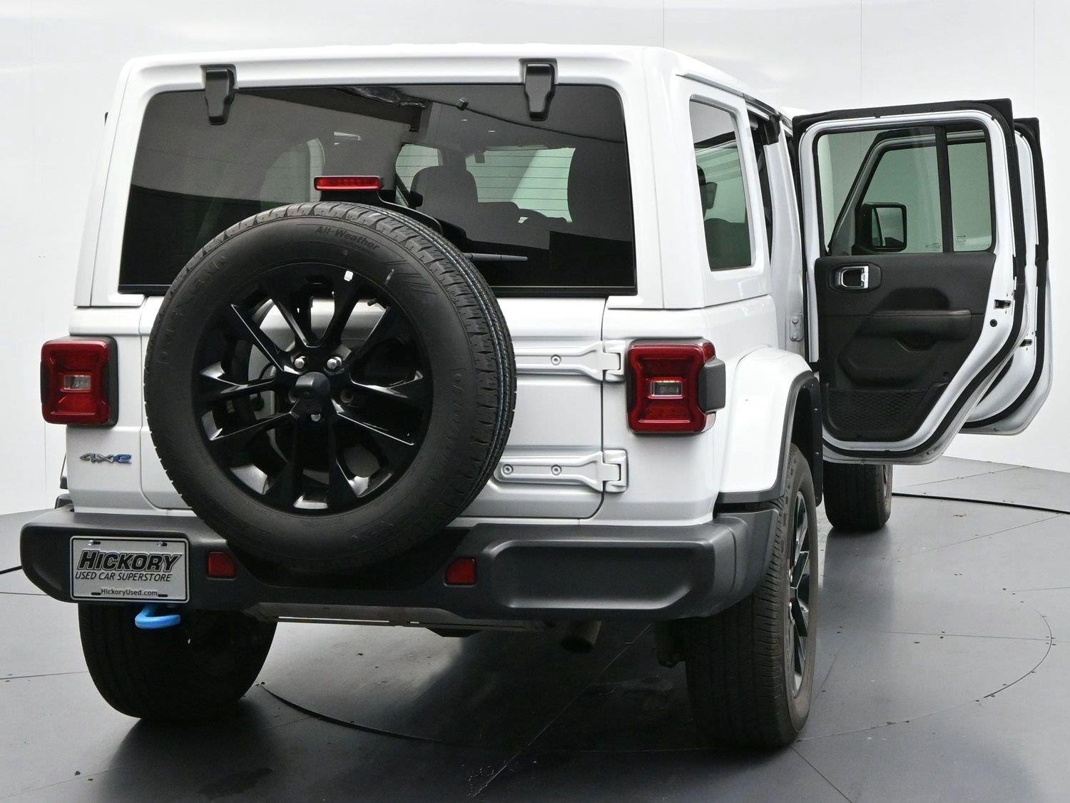 Used 2024 Bright White Clearcoat Jeep Sahara image 40
