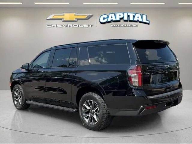 Used 2023 Black Chevrolet Z71 image 3