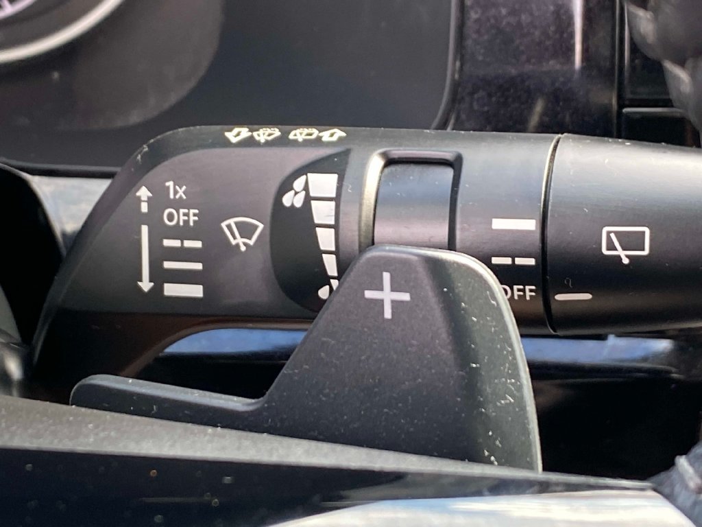 Used 2022 Silver Nissan SV image 23