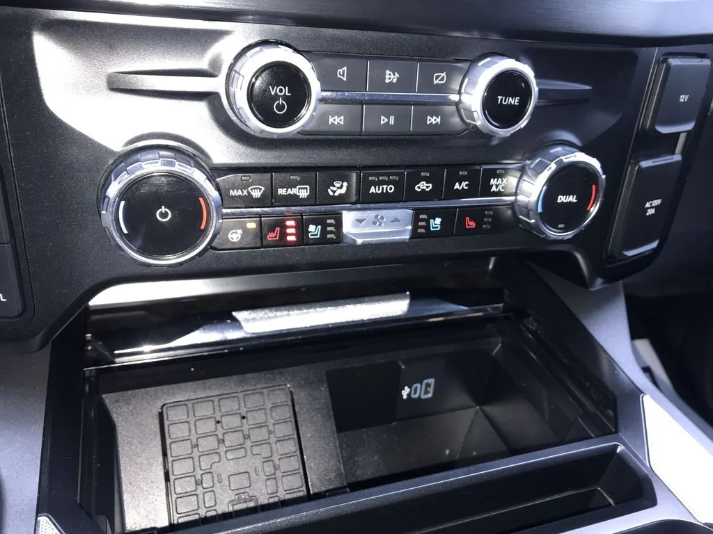 Used 2023 Black Ford Lariat image 19