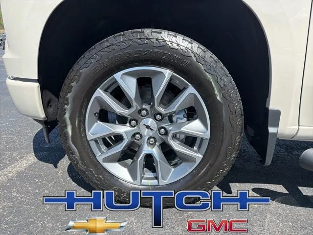 New 2026 White Sands Chevrolet RST image 9