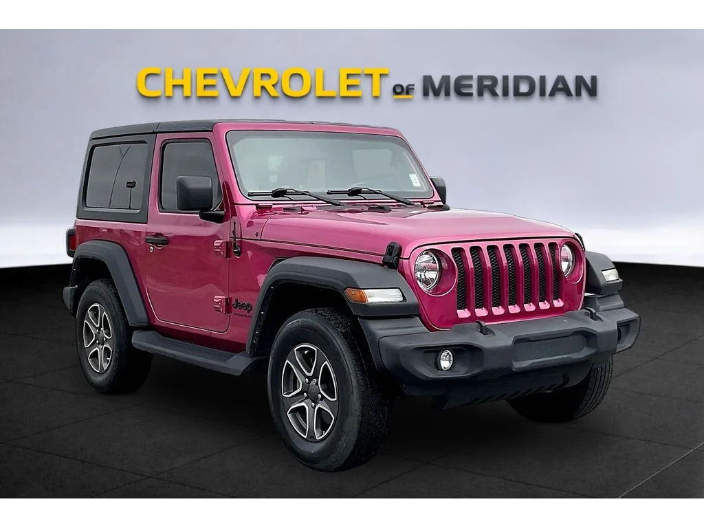 Used 2022 Pink Jeep Sport S image 1