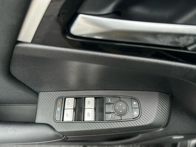 Used 2025 Black Mitsubishi ES image 14