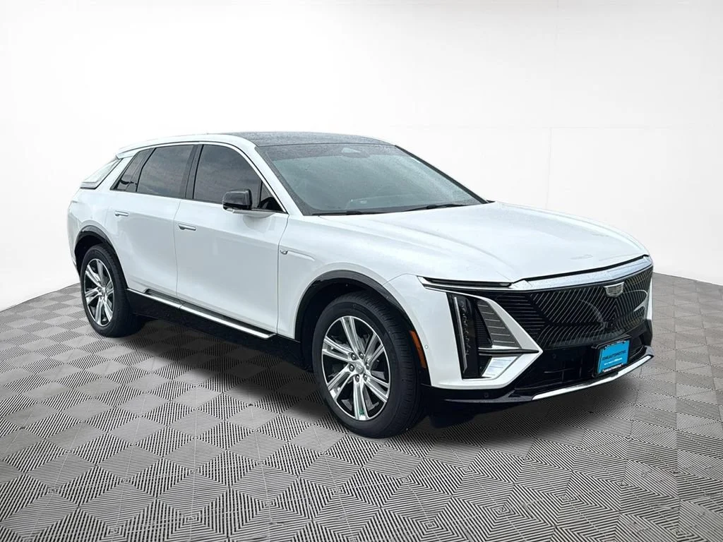 Used 2024 Crystal White Tricoat Cadillac Tech image 4