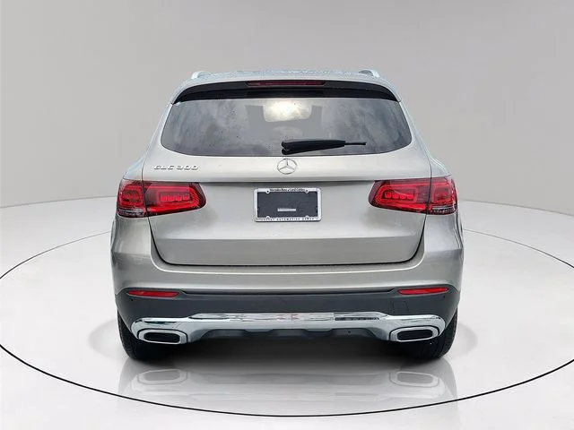 Used 2022 Silver Mercedes-Benz GLC 300 image 5