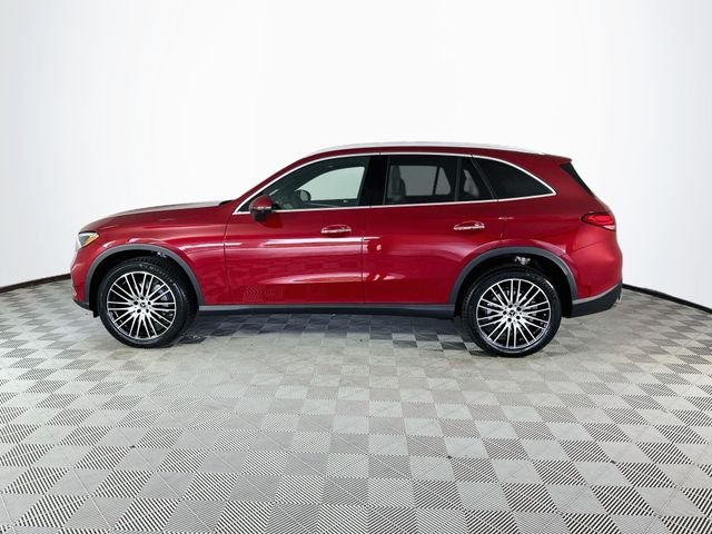 New 2026 MANUFAKTUR Patagonia Red Metallic Mercedes-Benz GLC 300 image 4