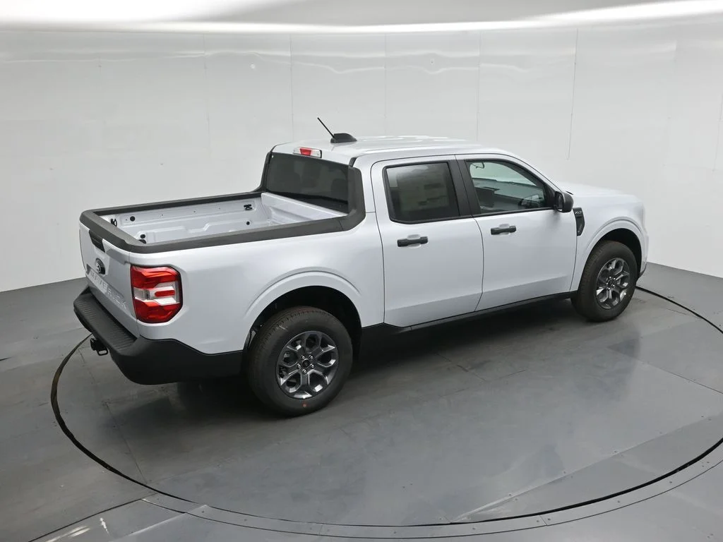 New 2026 White Ford XLT image 33