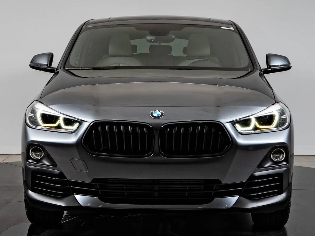 Used 2018 Mineral Gray Metallic BMW xDrive28i image 2