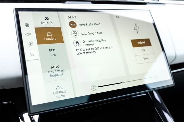 New 2026 White Land Rover Dynamic SE image 40