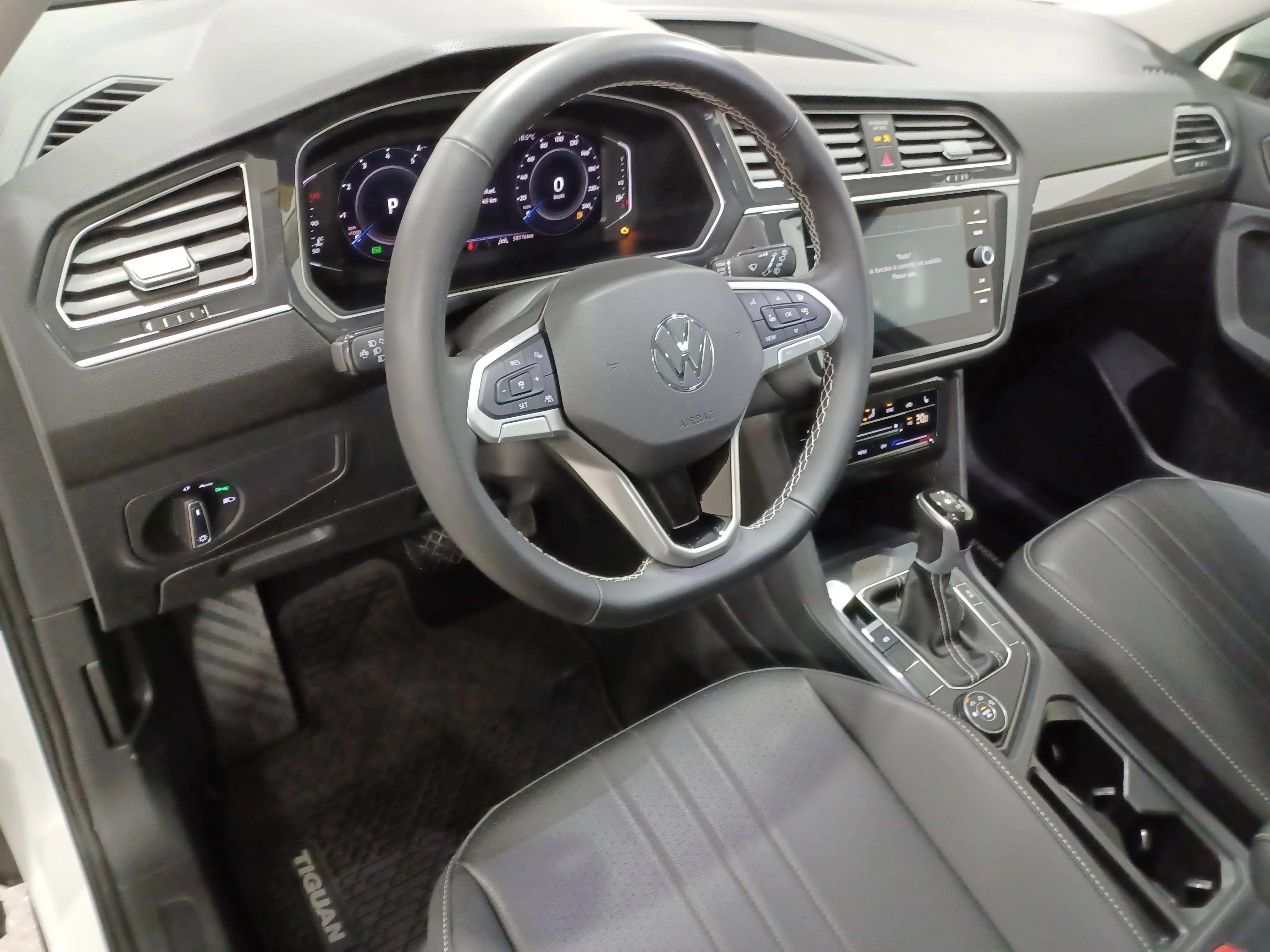 Certified Used 2024 Pure White Volkswagen Comfortline 4Motion*Adapt Cruise | Remote Start | Htd Lthr & Wheel | Pano Roof | Blind Spot Detect image 14