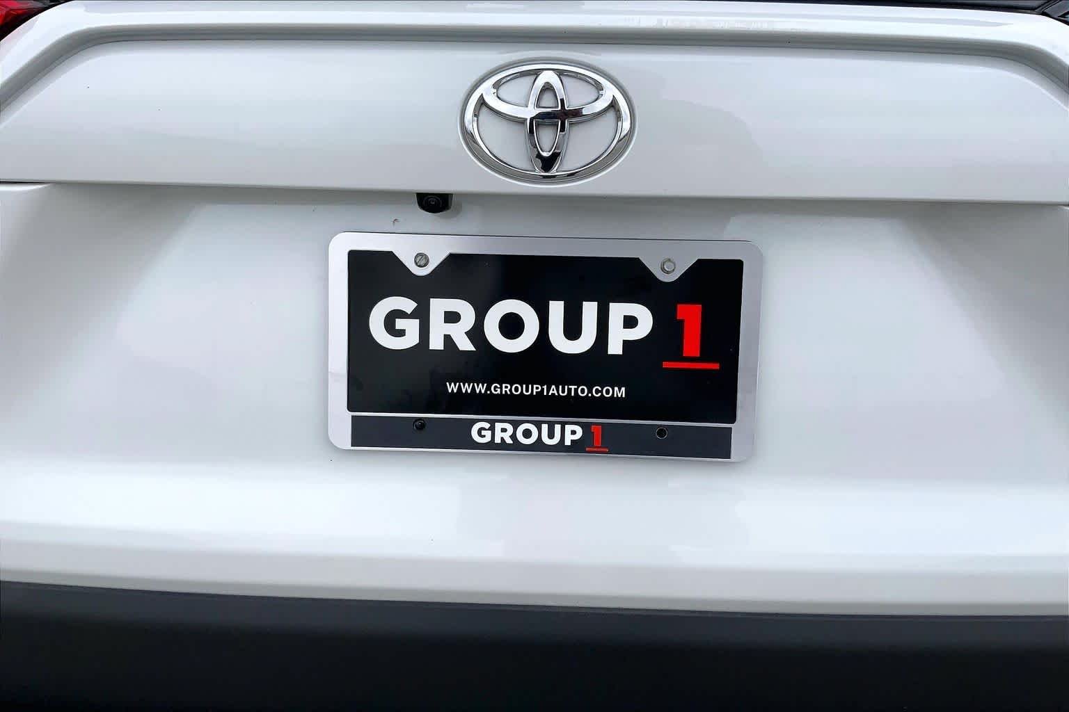 Used 2023 Wind Chill Pearl Toyota XLE Premium image 10