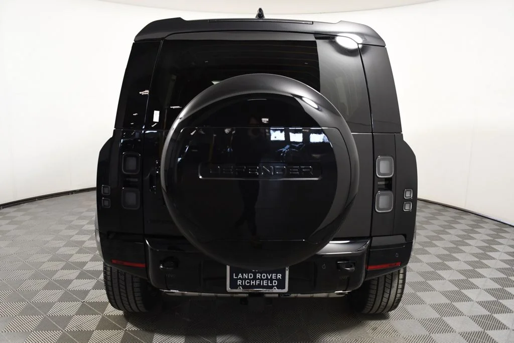 New 2026 Santorini Blk Land Rover X image 5