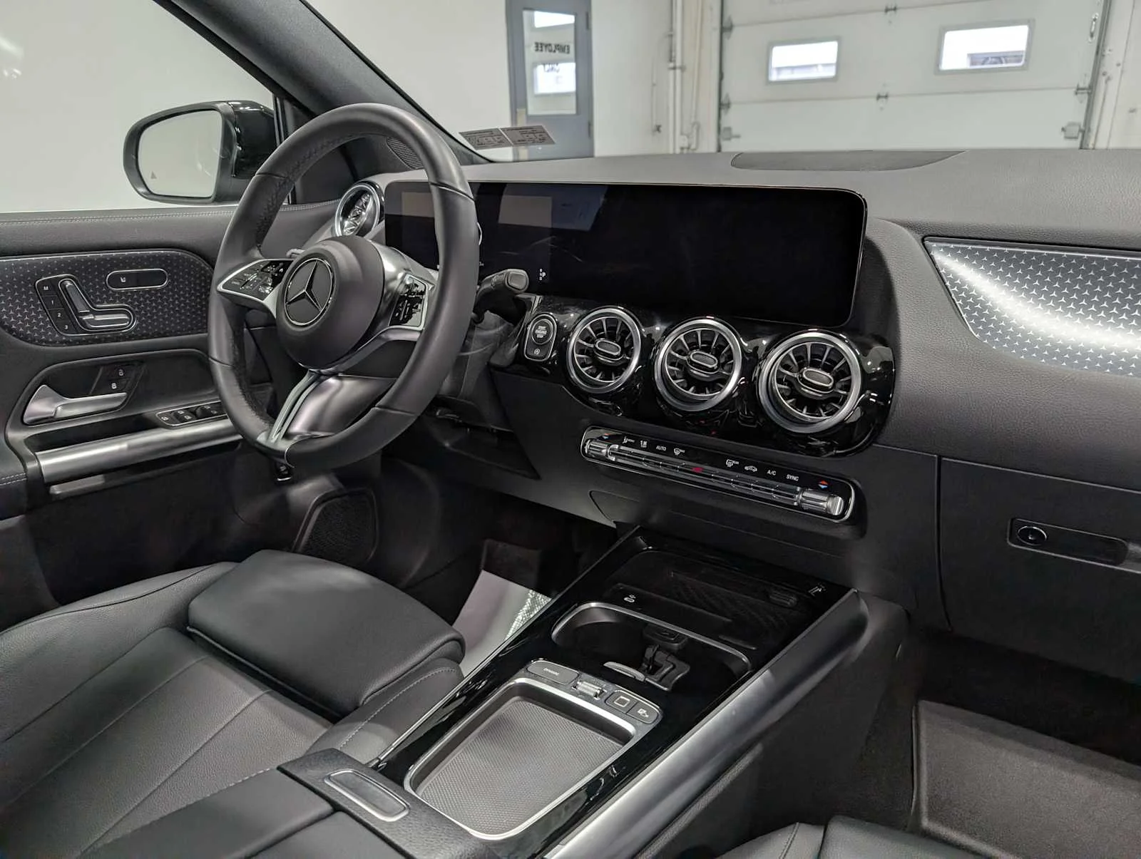 Certified Used 2025 Night Black Mercedes-Benz GLA 250 image 39