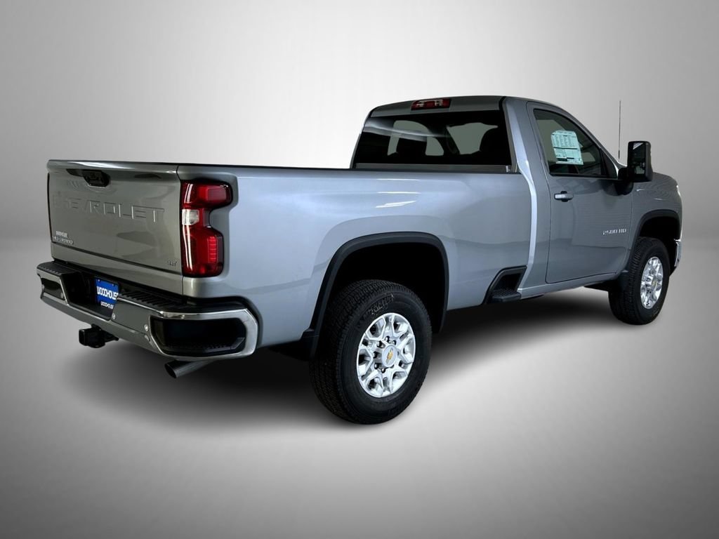 New 2026 Sterling Gray Metallic Chevrolet LT image 5