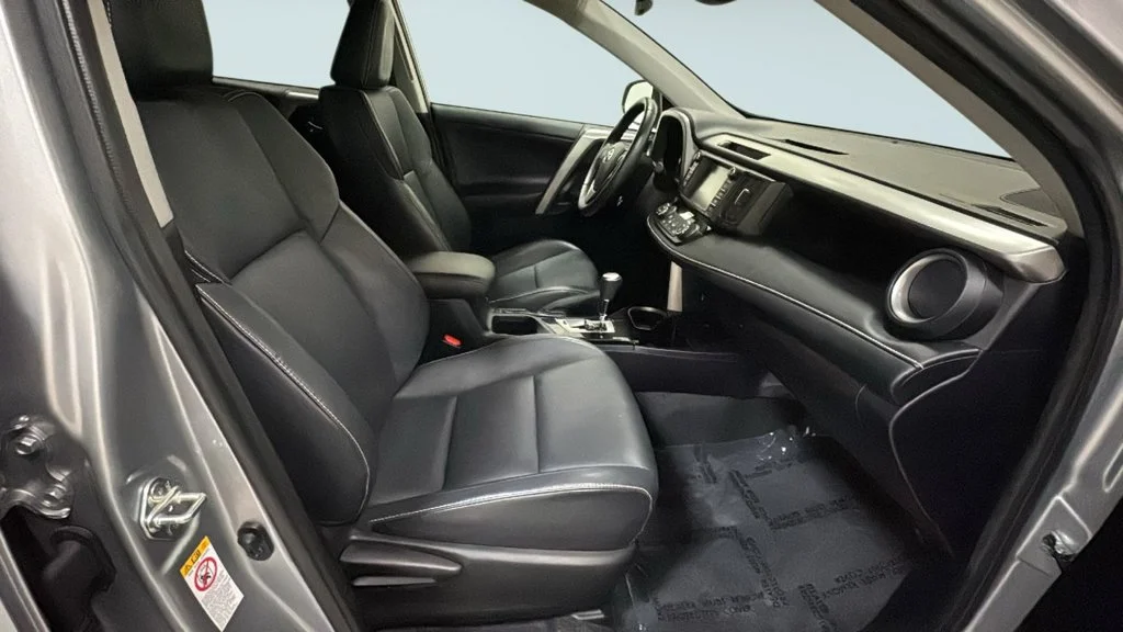 Used 2017 Silver Sky Metallic Toyota Limited image 8