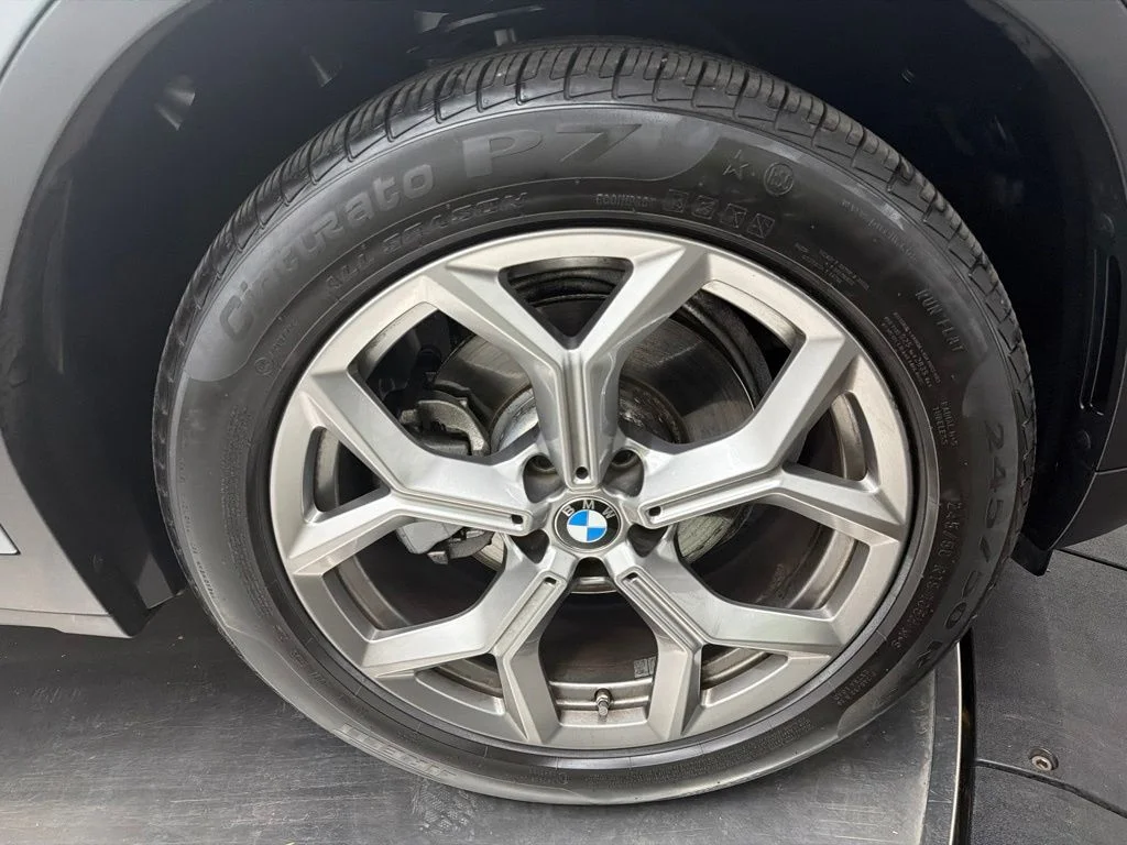 Used 2023 Gray BMW xDrive30i image 9