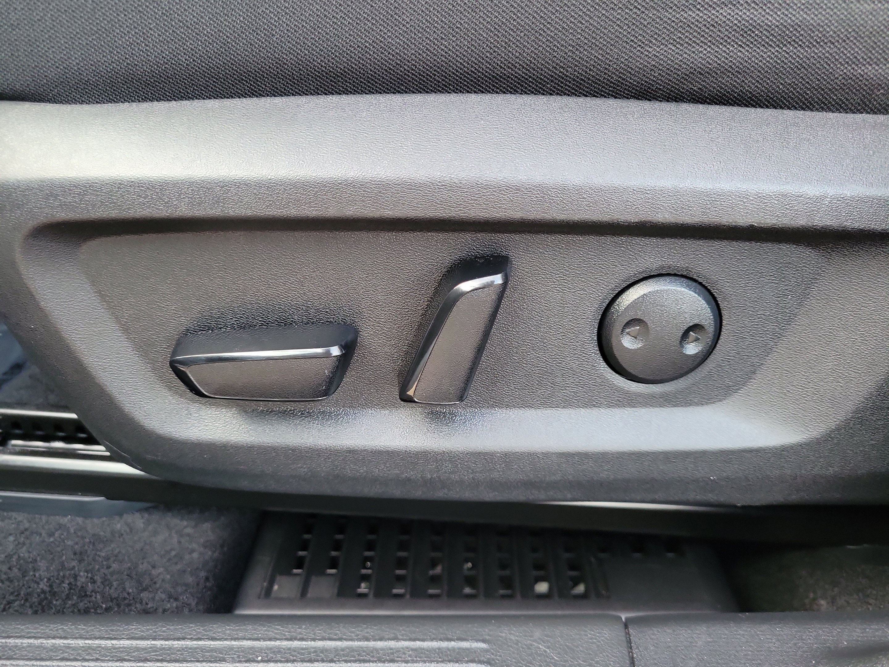 Used 2024 Gun Metallic Nissan SV image 23