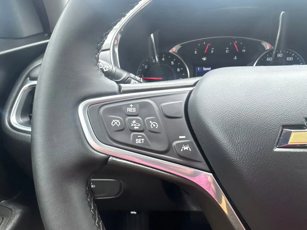 Used 2023 Summit White Chevrolet LT image 31