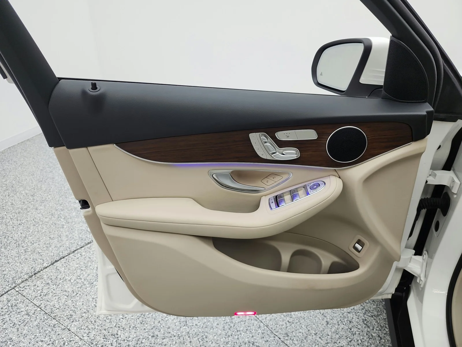 Certified Used 2022 Polar White Mercedes-Benz GLC 300 SUV image 15
